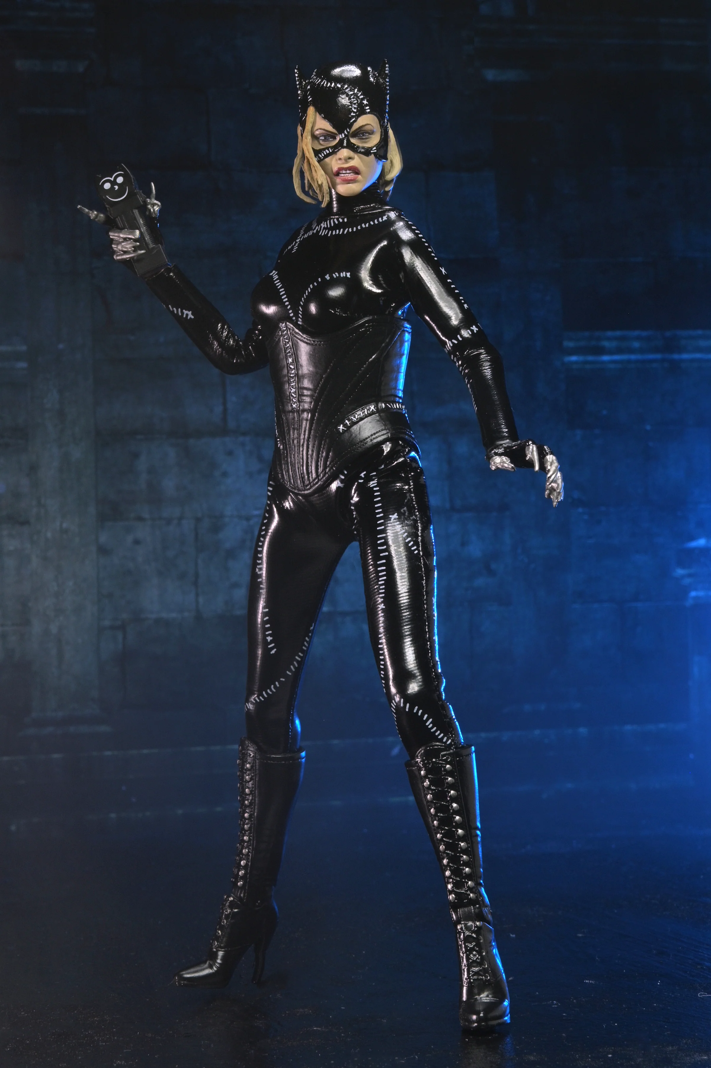 Batman Returns - Catwoman 8” Clothed Action Figure - Image 6
