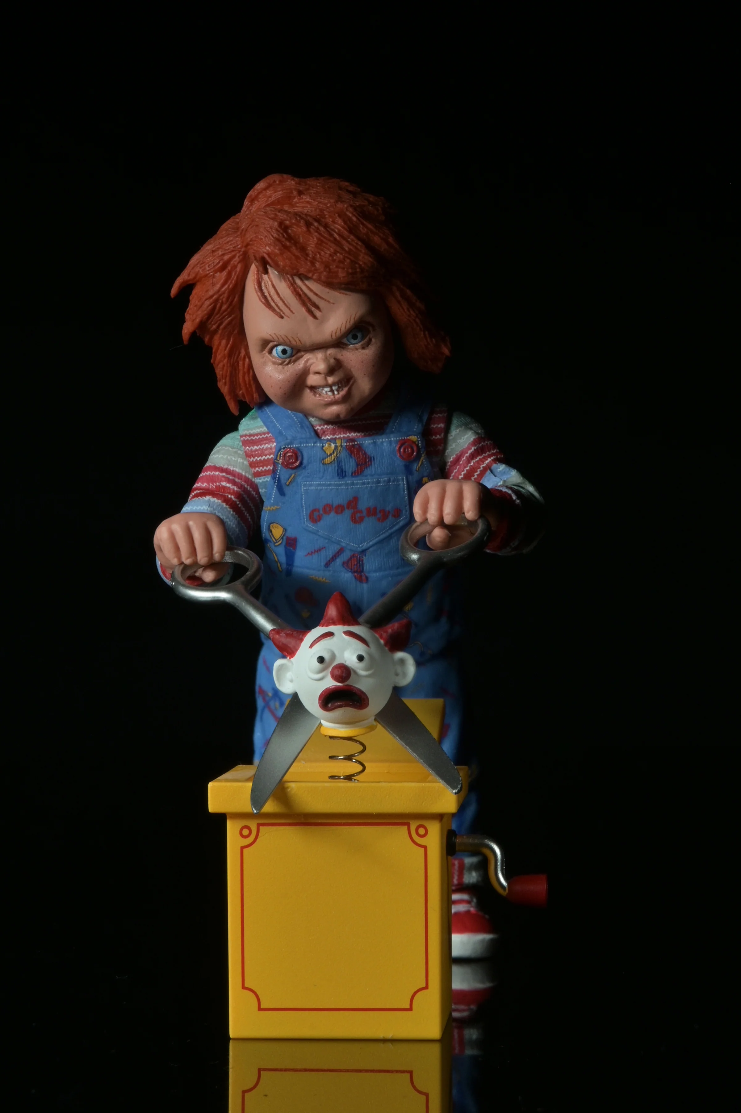 Child's Play 2 - Ultimate Chucky 7â Scale Action Figure