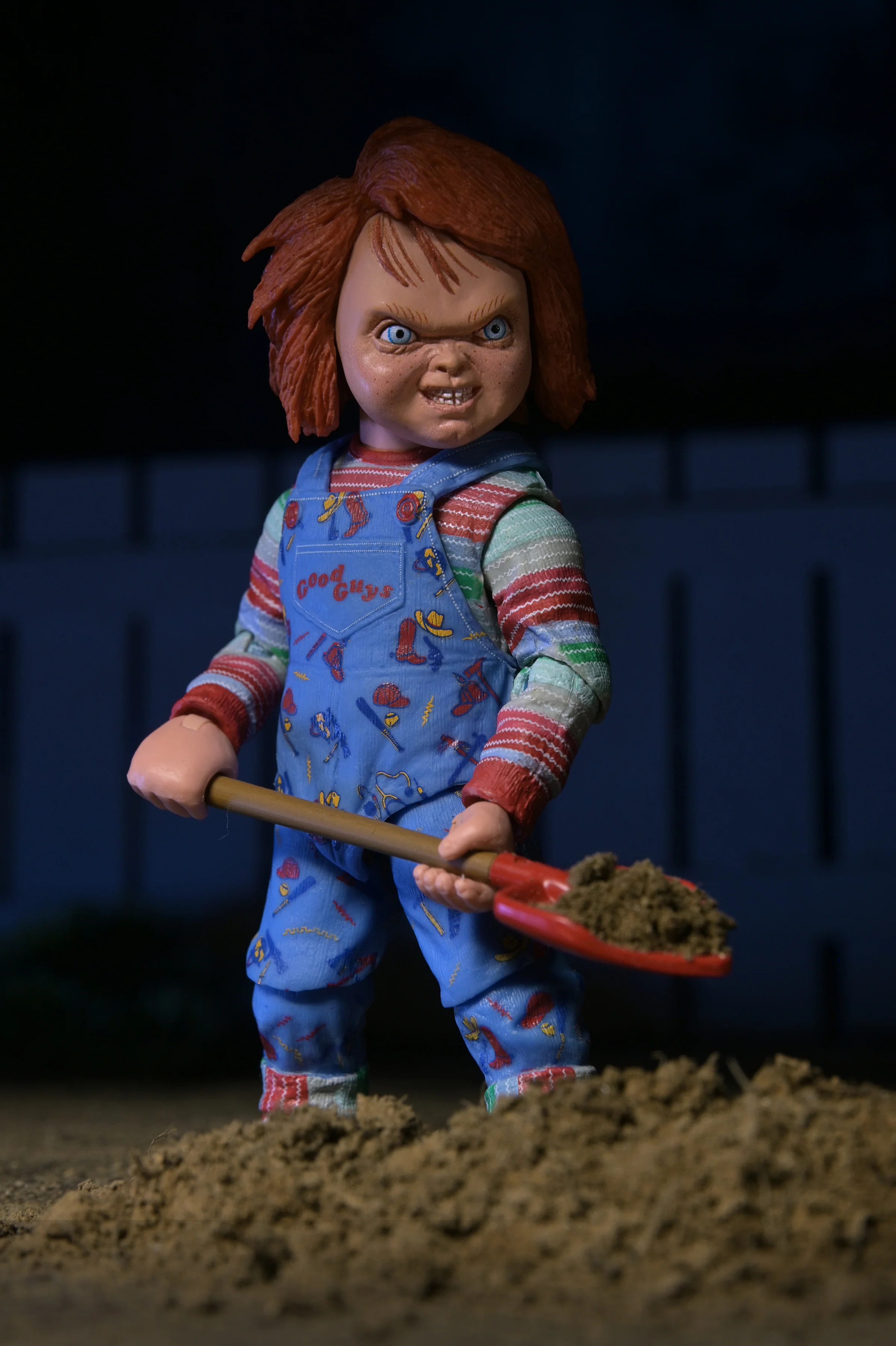 Child's Play 2 - Ultimate Chucky 7â Scale Action Figure - Image 2