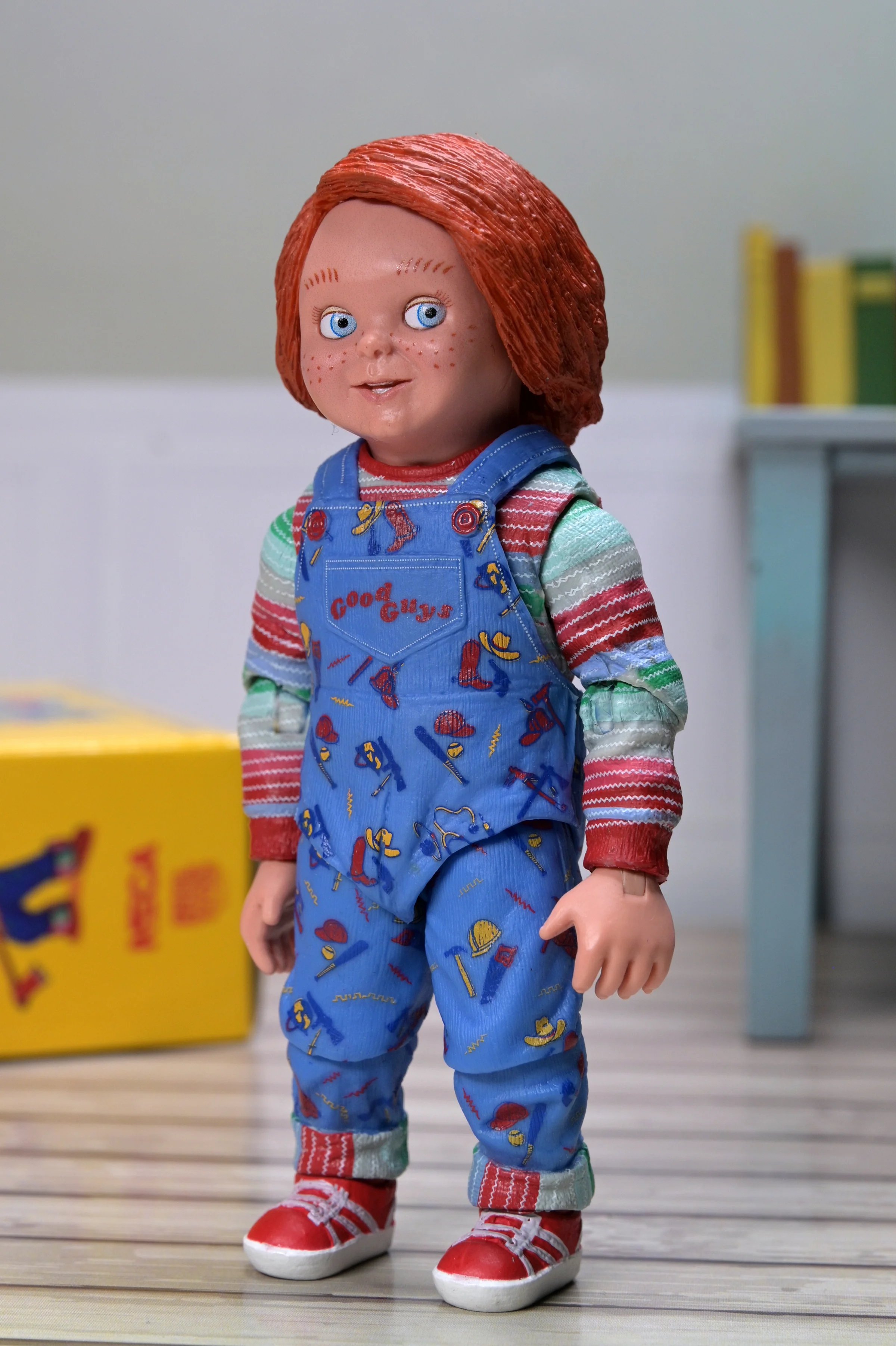 Child's Play 2 - Ultimate Chucky 7â Scale Action Figure - Image 3
