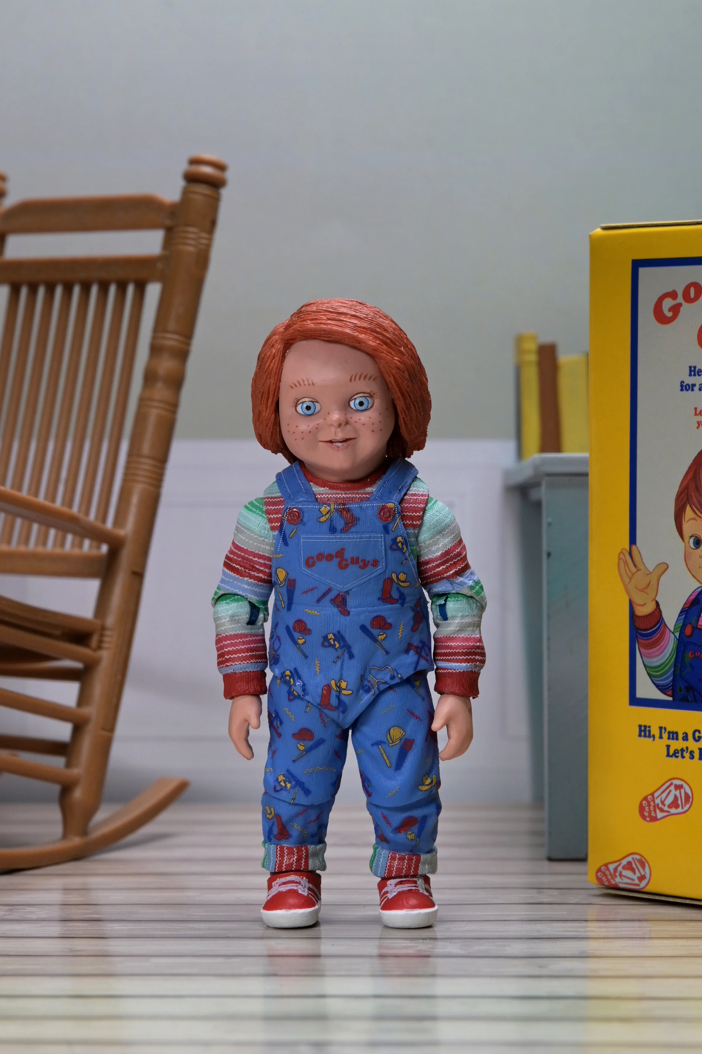 Child's Play 2 - Ultimate Chucky 7â Scale Action Figure - Image 4