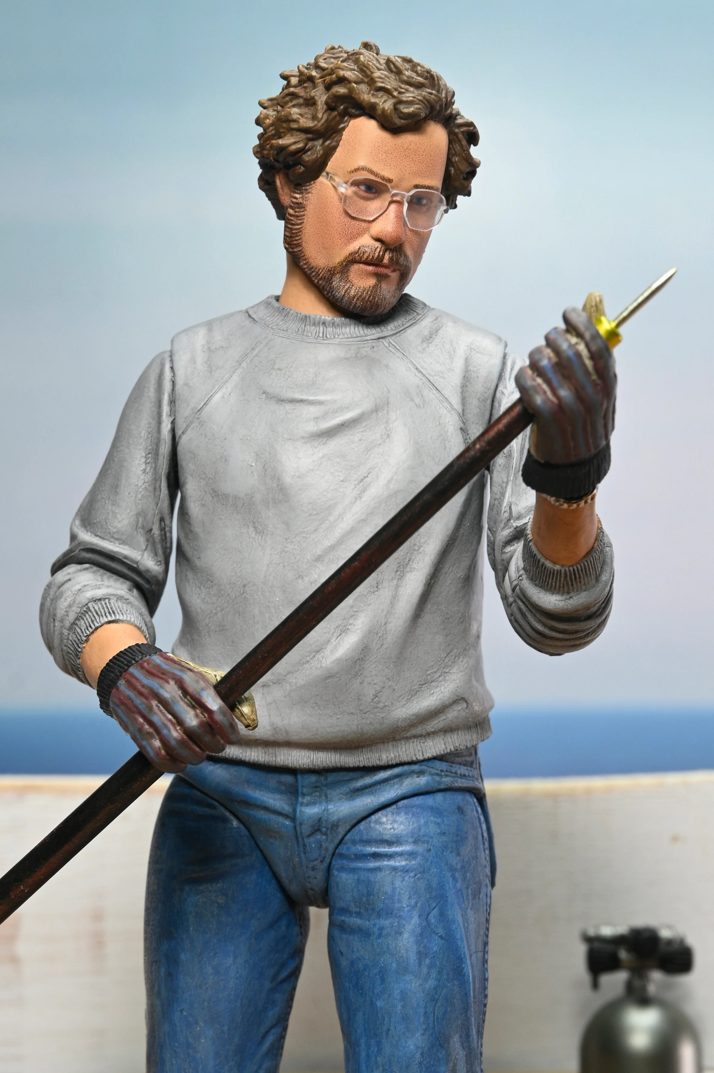Jaws - 50th Anniversary Ultimate Matt Hooper (Amity Arrival) and Sam Quint 7” Scale Action Figure Bundle - Image 11