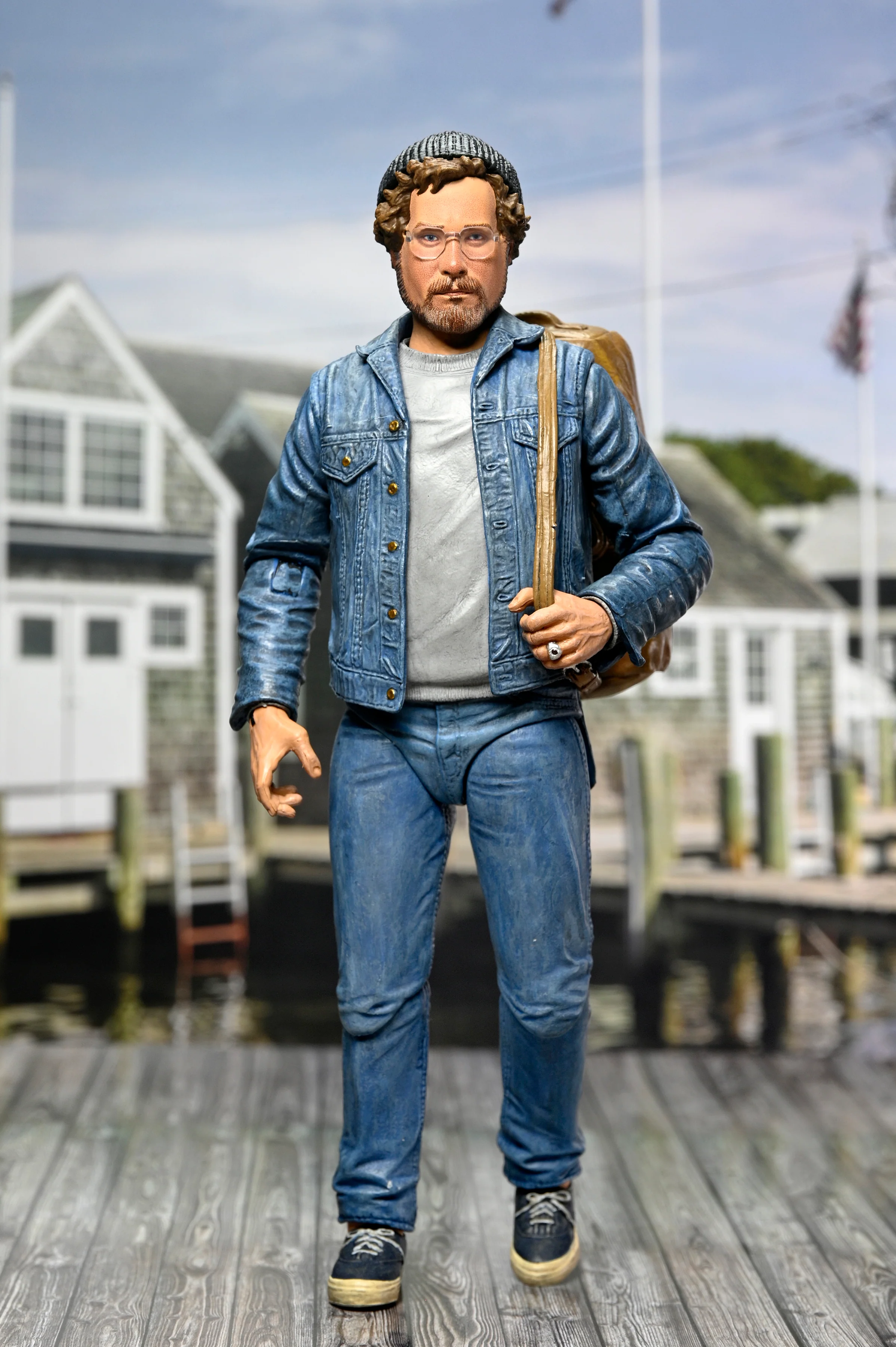 Jaws - 50th Anniversary Ultimate Matt Hooper (Amity Arrival) and Sam Quint 7” Scale Action Figure Bundle - Image 4