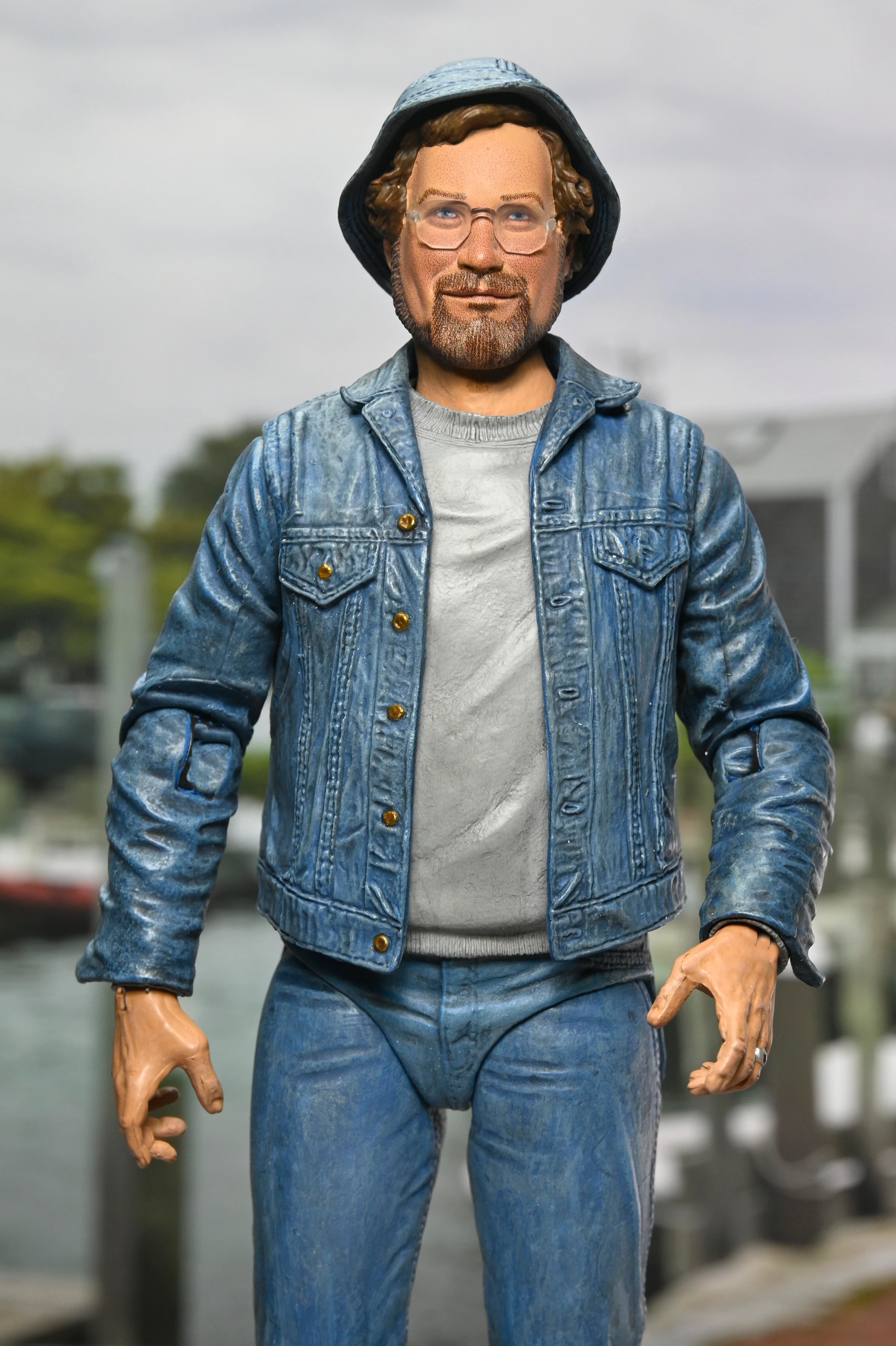 Jaws - 50th Anniversary Ultimate Matt Hooper (Amity Arrival) and Sam Quint 7” Scale Action Figure Bundle - Image 8