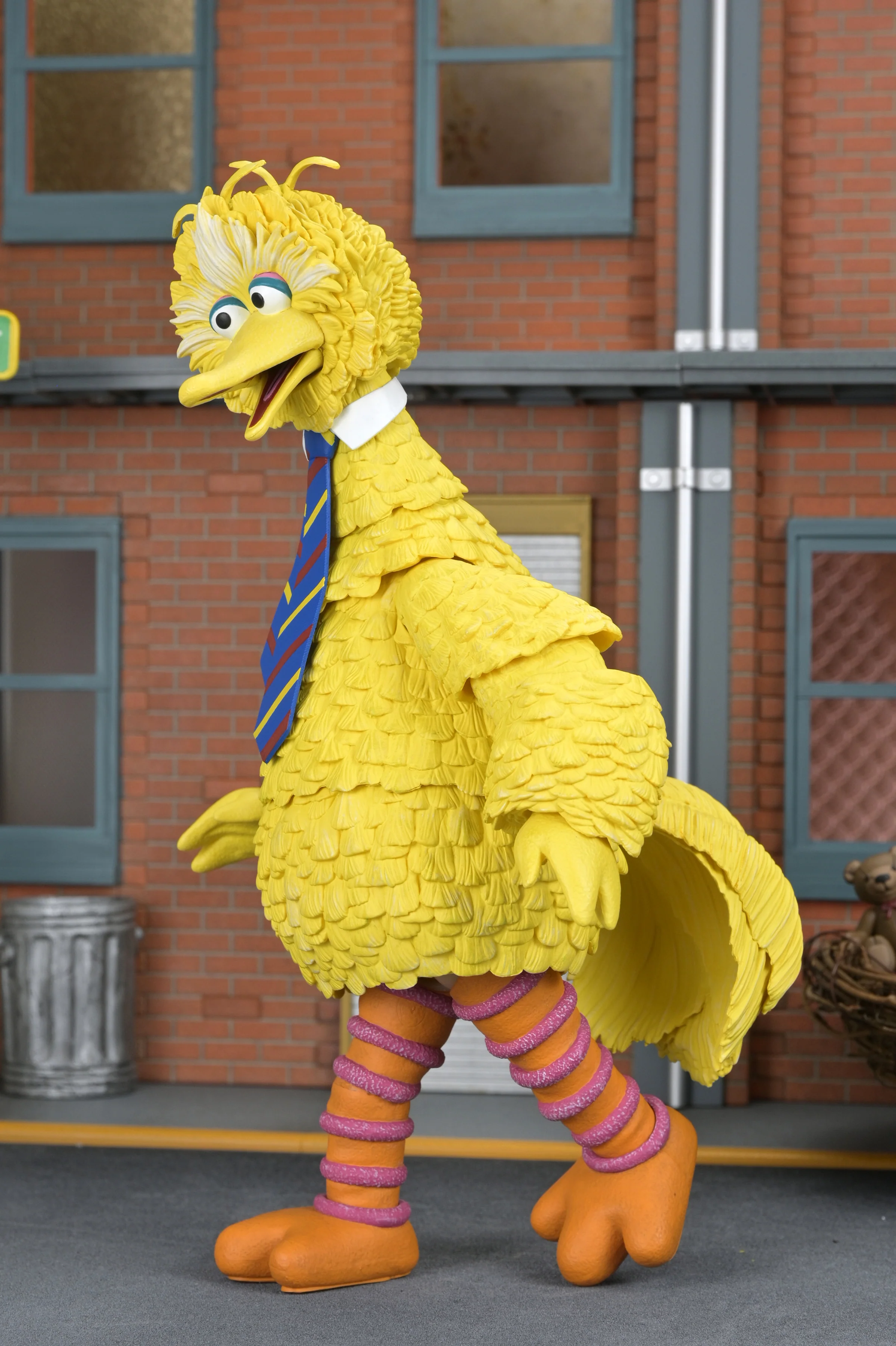 Sesame Street - Ultimate Big Bird 7” Scale Action Figure - Image 11