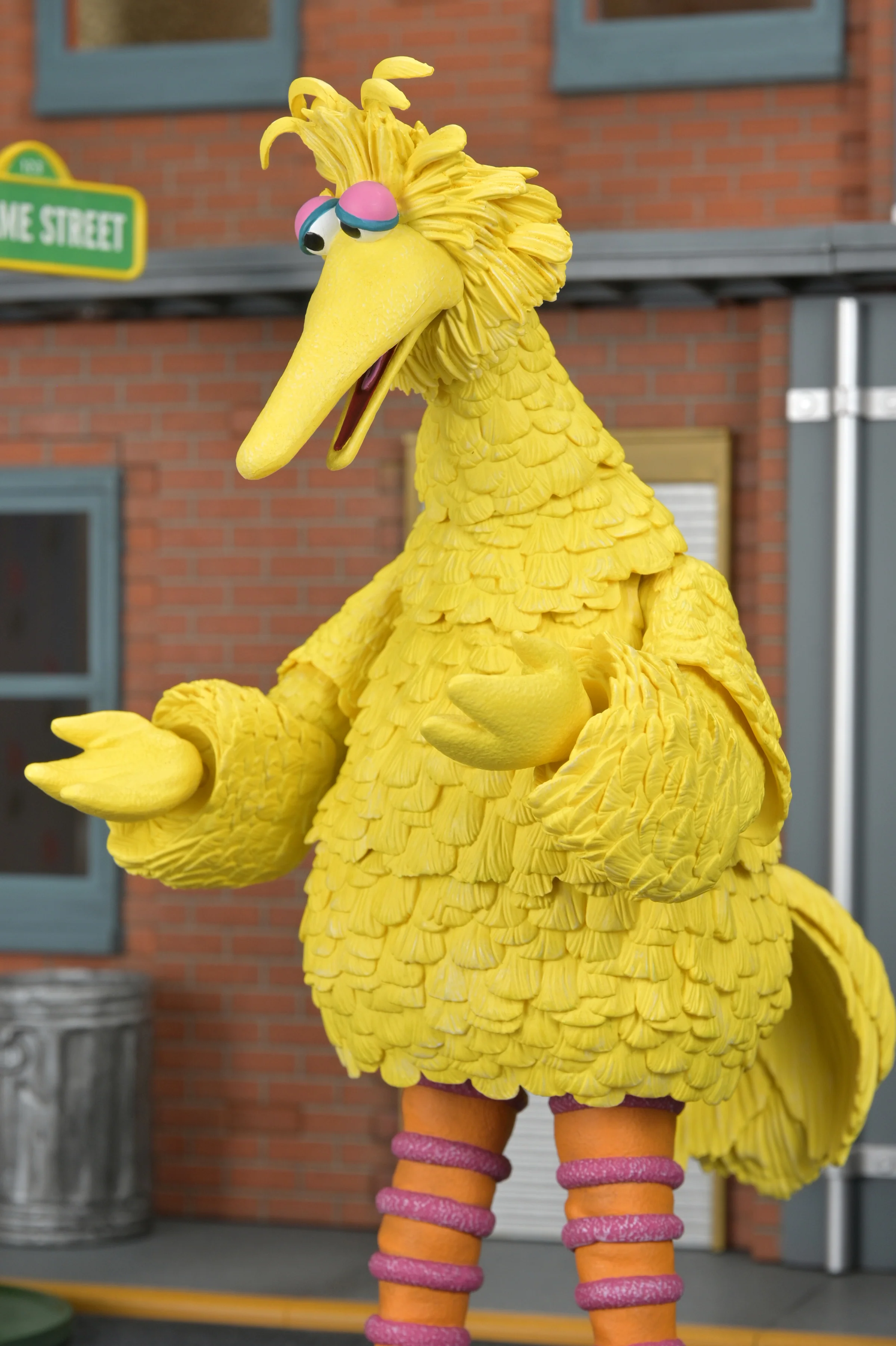 Sesame Street - Ultimate Big Bird 7” Scale Action Figure - Image 7