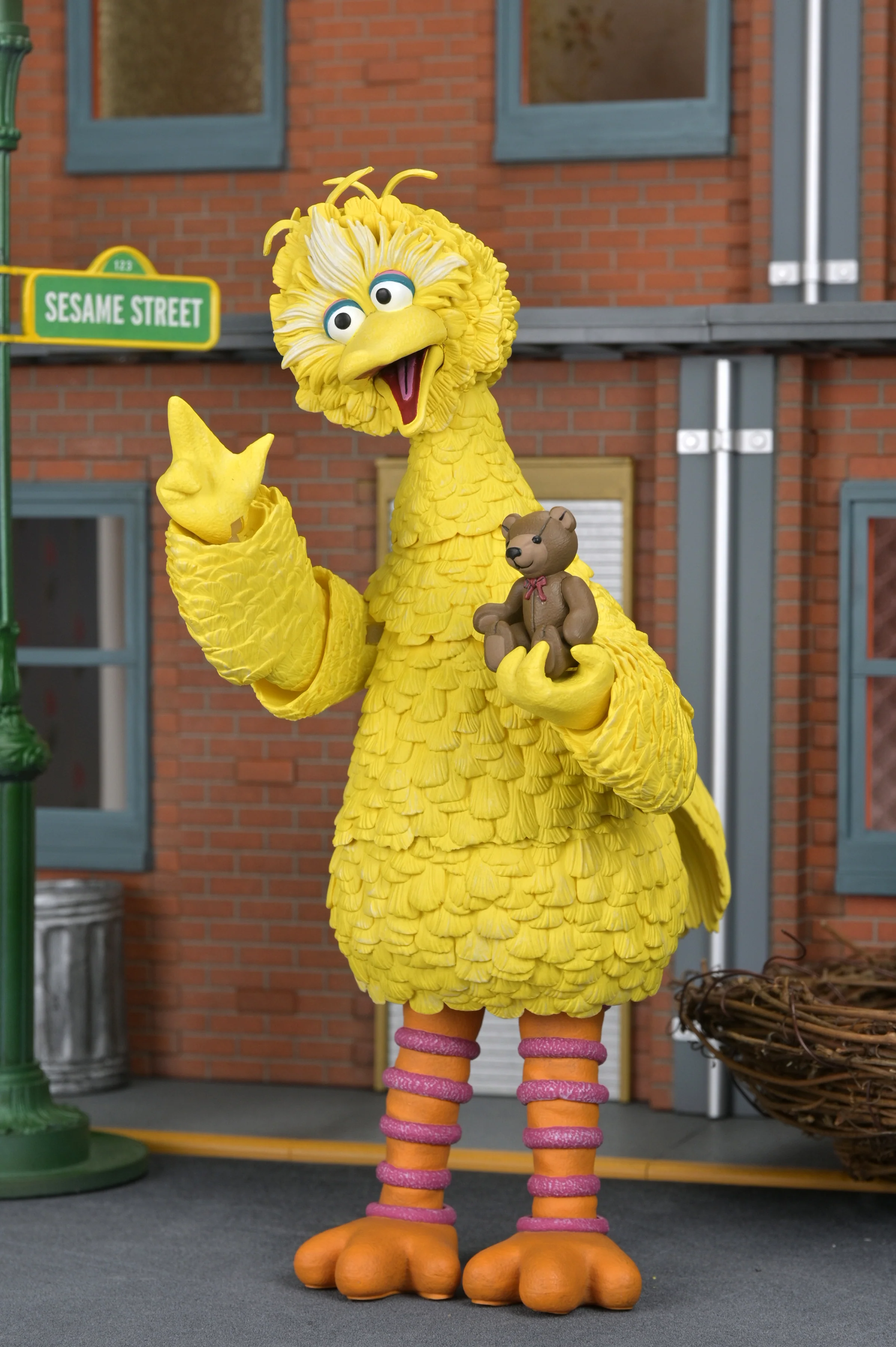 Sesame Street - Ultimate Big Bird 7” Scale Action Figure - Image 8