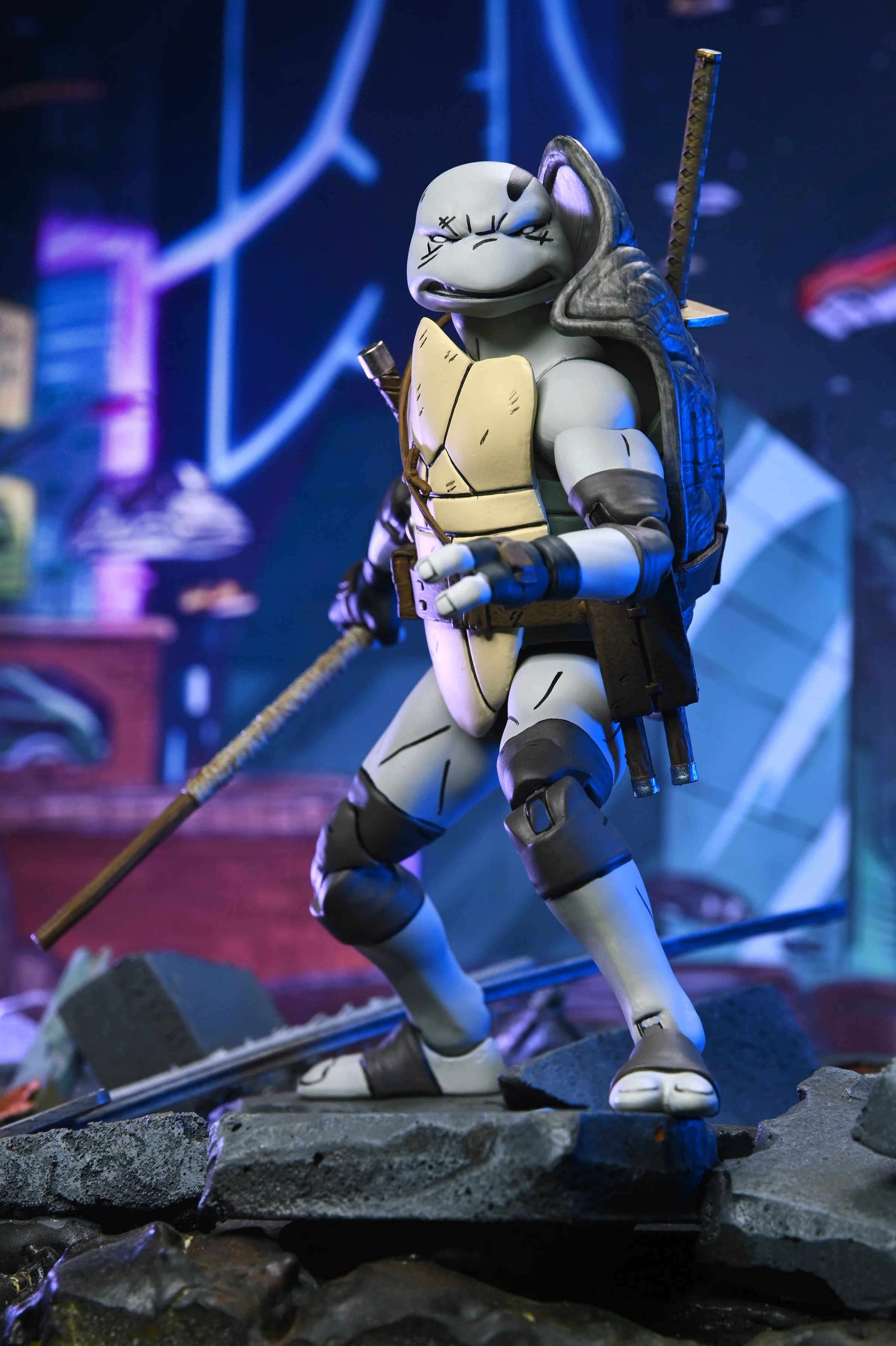 Teenage Mutant Ninja Turtles (The Last Ronin) - Ultimate Moja, Odyn, Uno & Yi 7” Scale Action Figure Bundle with Re-Evolution Collector’s Edition Book & Autograph Card Signed by Ben Bishop - Image 26