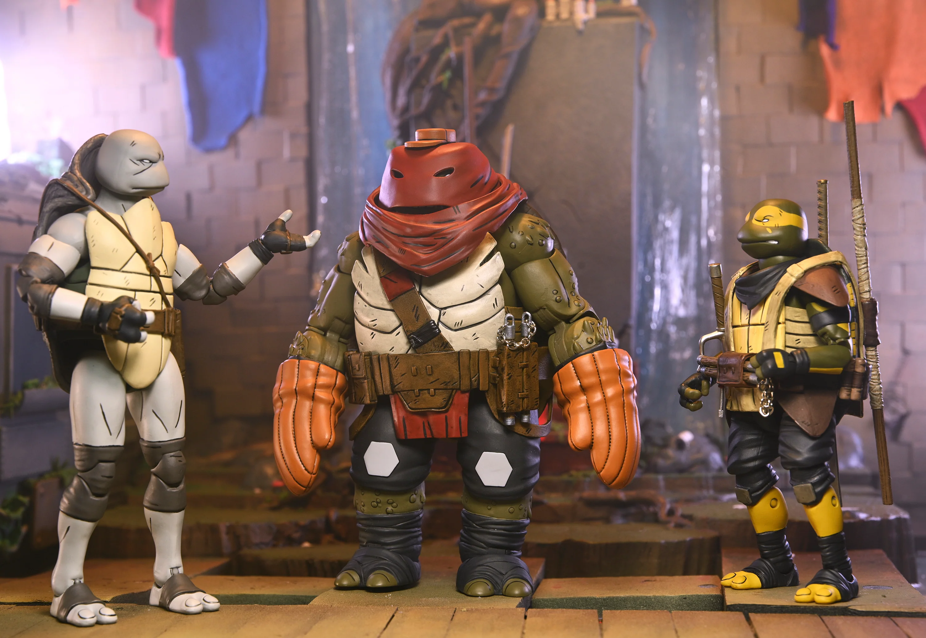 Teenage Mutant Ninja Turtles (The Last Ronin) - Ultimate Moja, Odyn, Uno & Yi 7” Scale Action Figure Bundle with Re-Evolution Collector’s Edition Book & Autograph Card Signed by Ben Bishop - Image 5