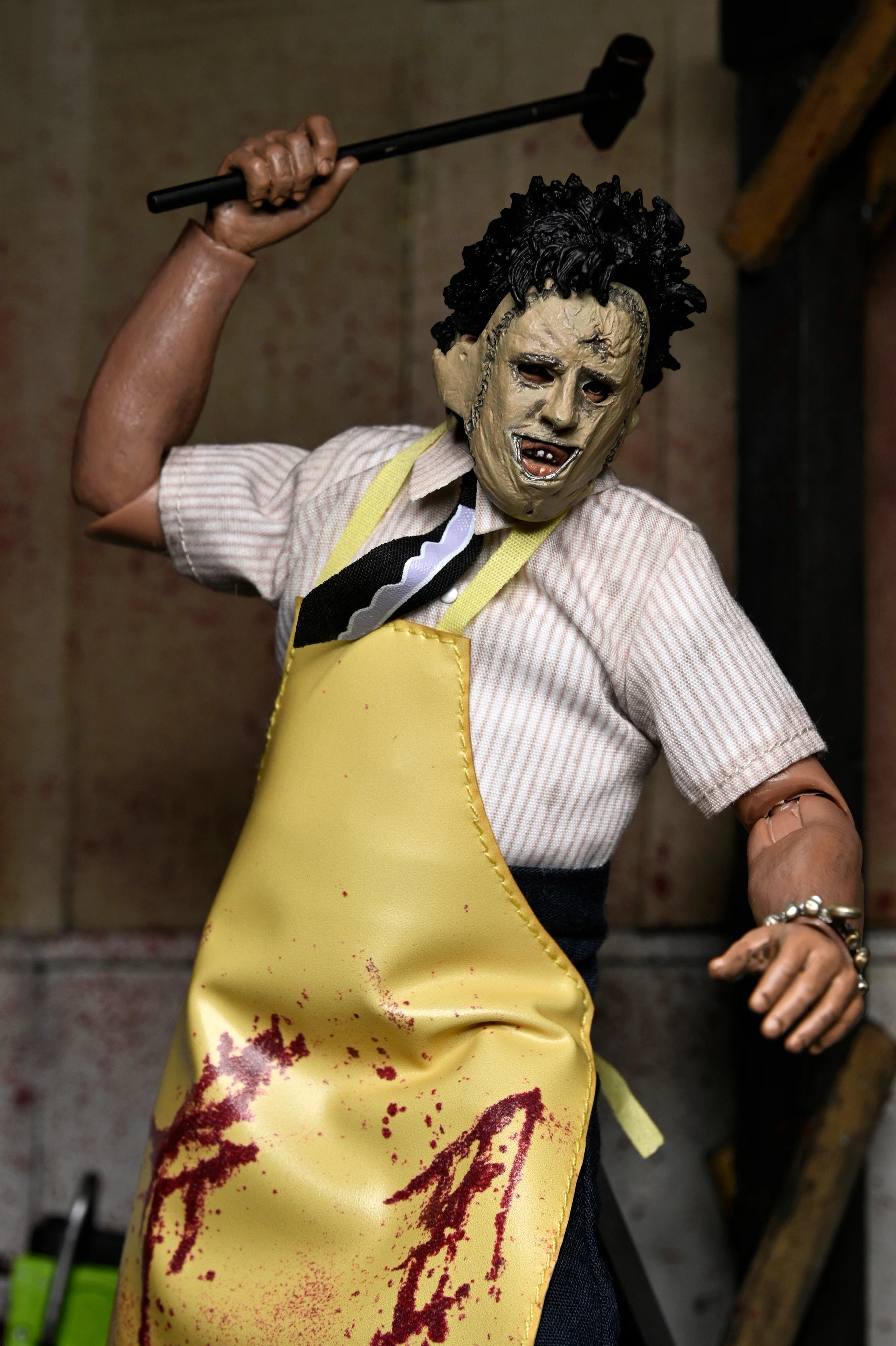 Texas Chainsaw Massacre - Leatherface 8" Clothed Action Figure in Window Box Packaging - Image 3
