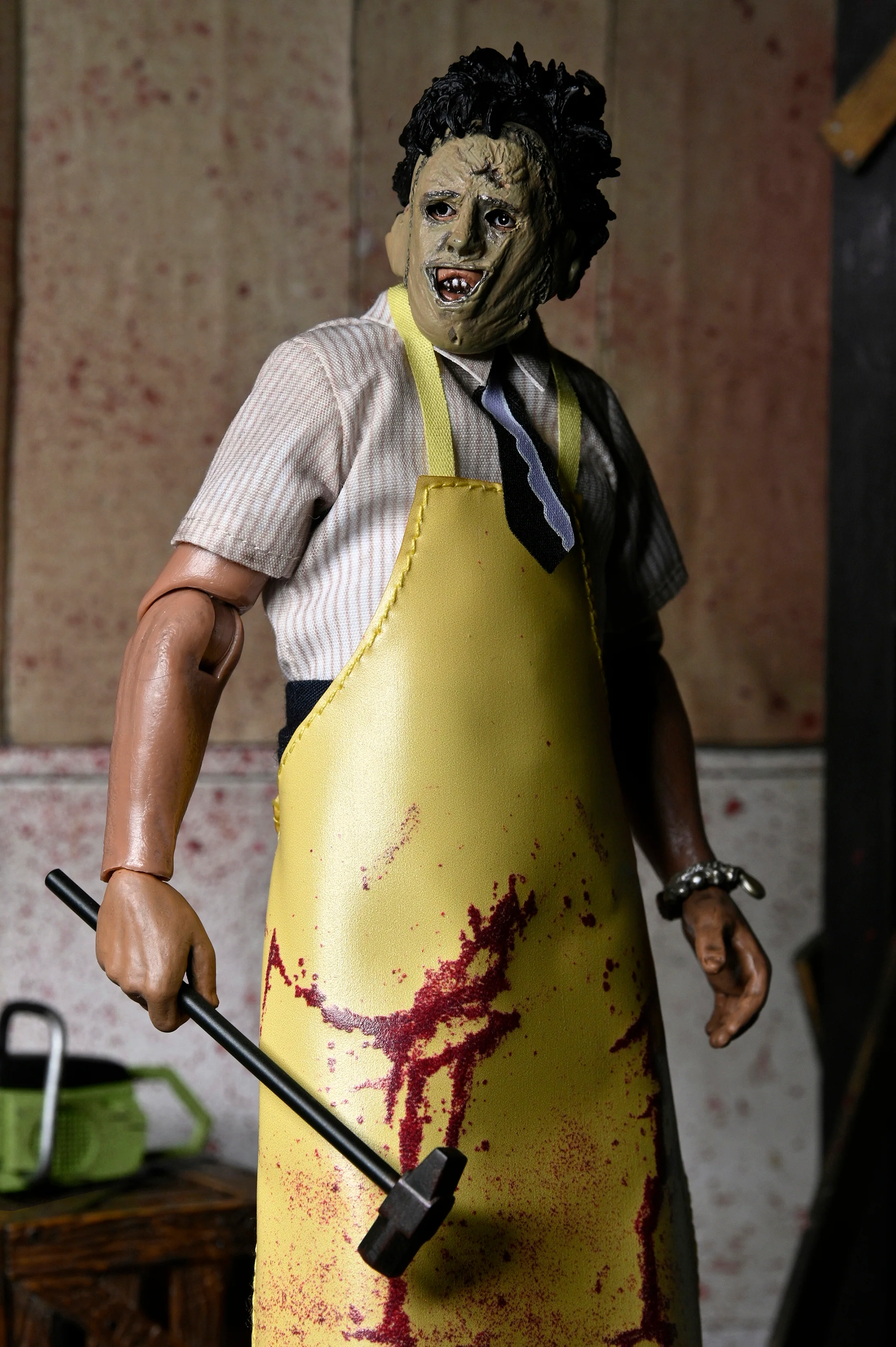 Texas Chainsaw Massacre - Leatherface 8" Clothed Action Figure in Window Box Packaging - Image 4