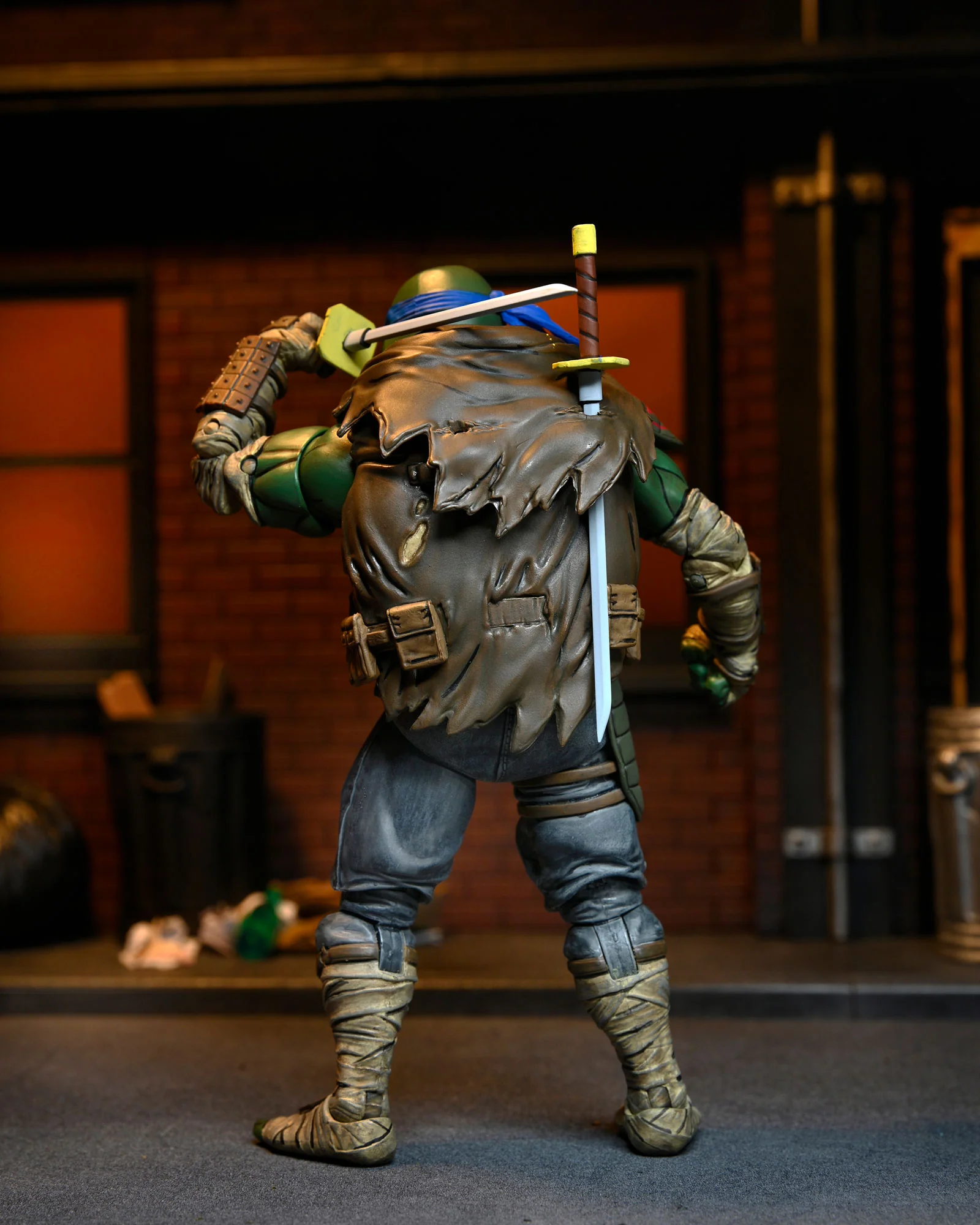 Teenage Mutant Ninja Turtles (The Last Ronin) - 7" Scale Action Figure - Ultimate Leonardo - Image 3